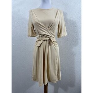 Lululemon Dress Womens Medium Beige Wrap Front Tie‎ Waist Short Sleeve Casual
